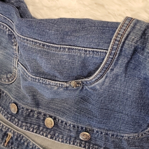 ADORABLE button up jean jacket size small - Picture 5 of 14